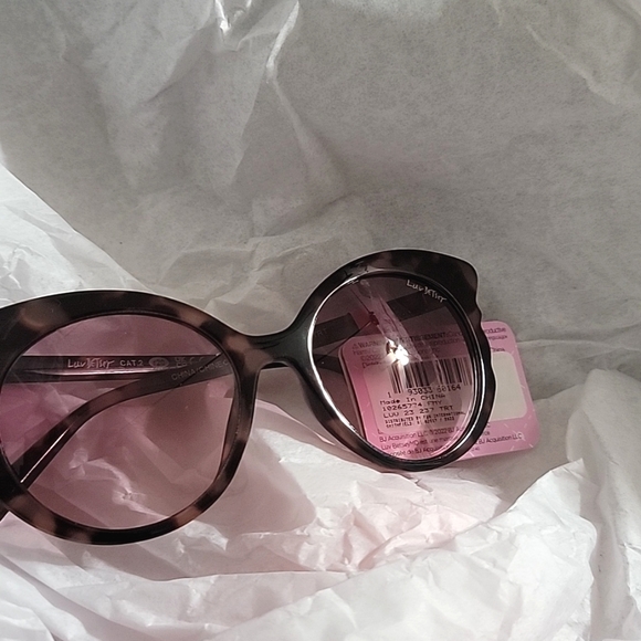 Nwt LUV Betsey Johnson Glasses Cat Eye Butterfly Shape Sunglasses Tortoise Shell - Picture 2 of 4